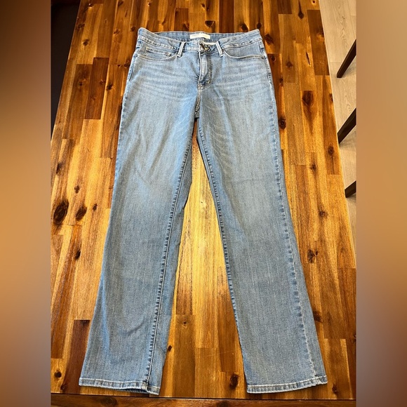 Levi Strauss Signature Gold Totally Shaping Straight Leg Jeans size 10 30X32 - Picture 2 of 13